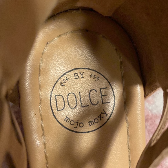 Dolce Mojo Moxy Size 9 tan sandal with bronze sequin - Picture 3 of 6